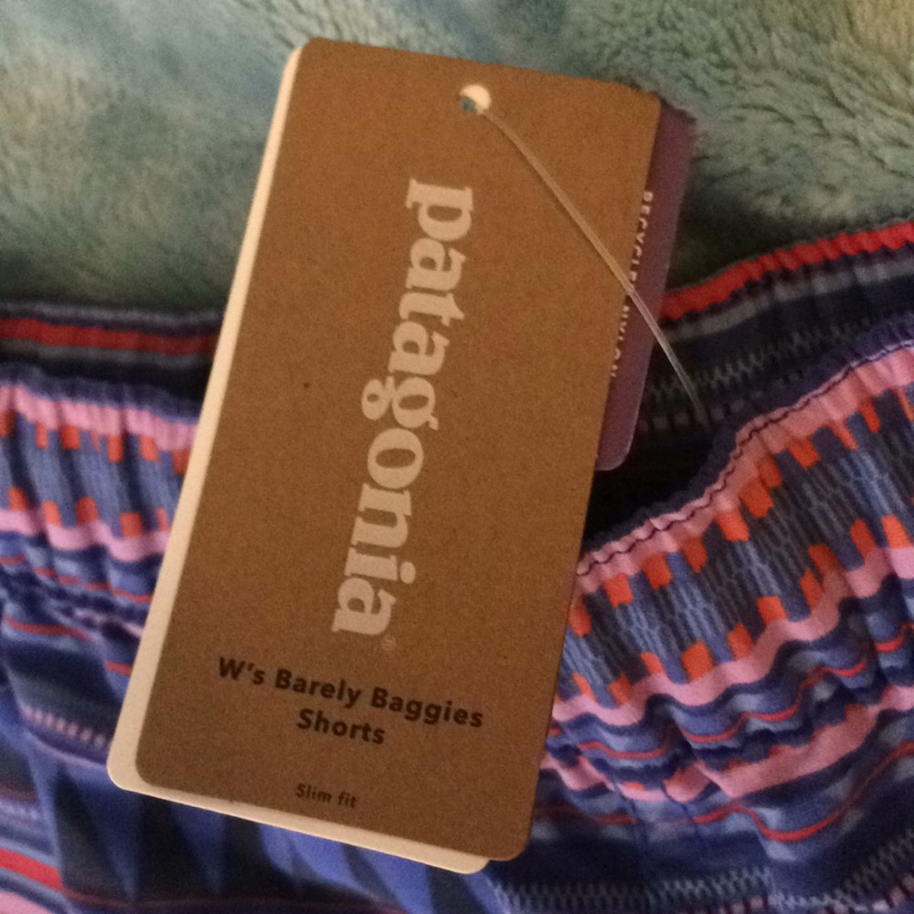 🔥Sale🔥Patagonia Barely Baggies Shorts - Picture 4 of 5